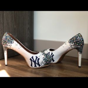 New York Yankee Heels!!